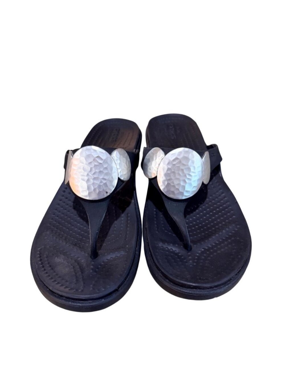 Crocs Sanrah Hammered Circle Wedge Flip Sandals Black/Silver Disc Women 9 Beach